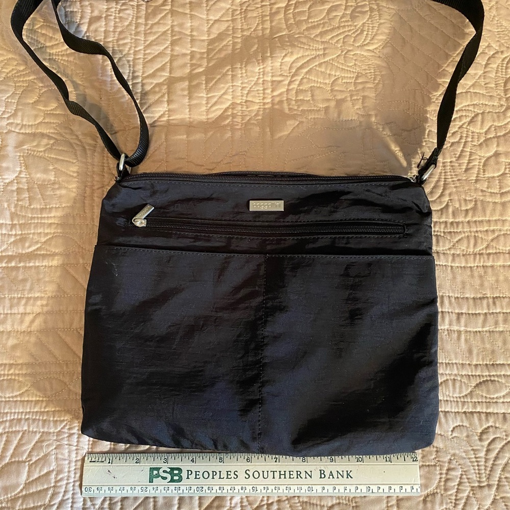 Baggallini Black Crossbody Organizer with Zip Pockets